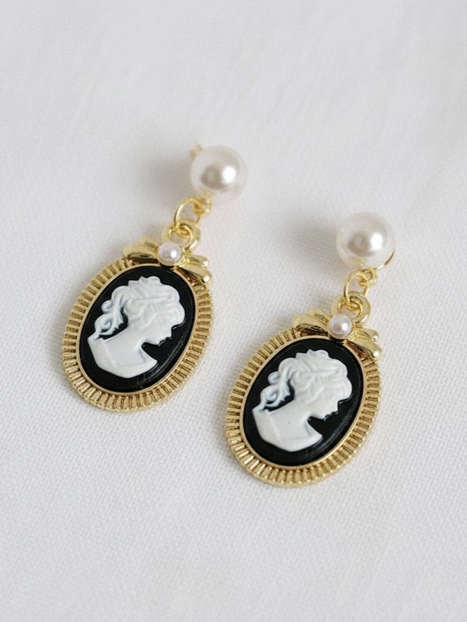 27 Vintage-Inspired Oval Pearl Drop Earrings