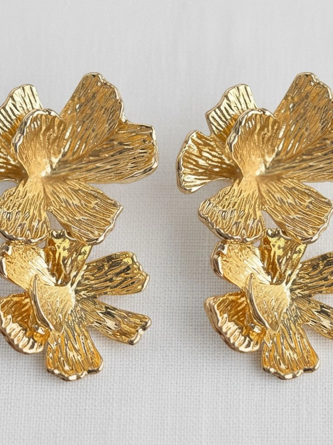 27 Chunky Floral Drop Earrings