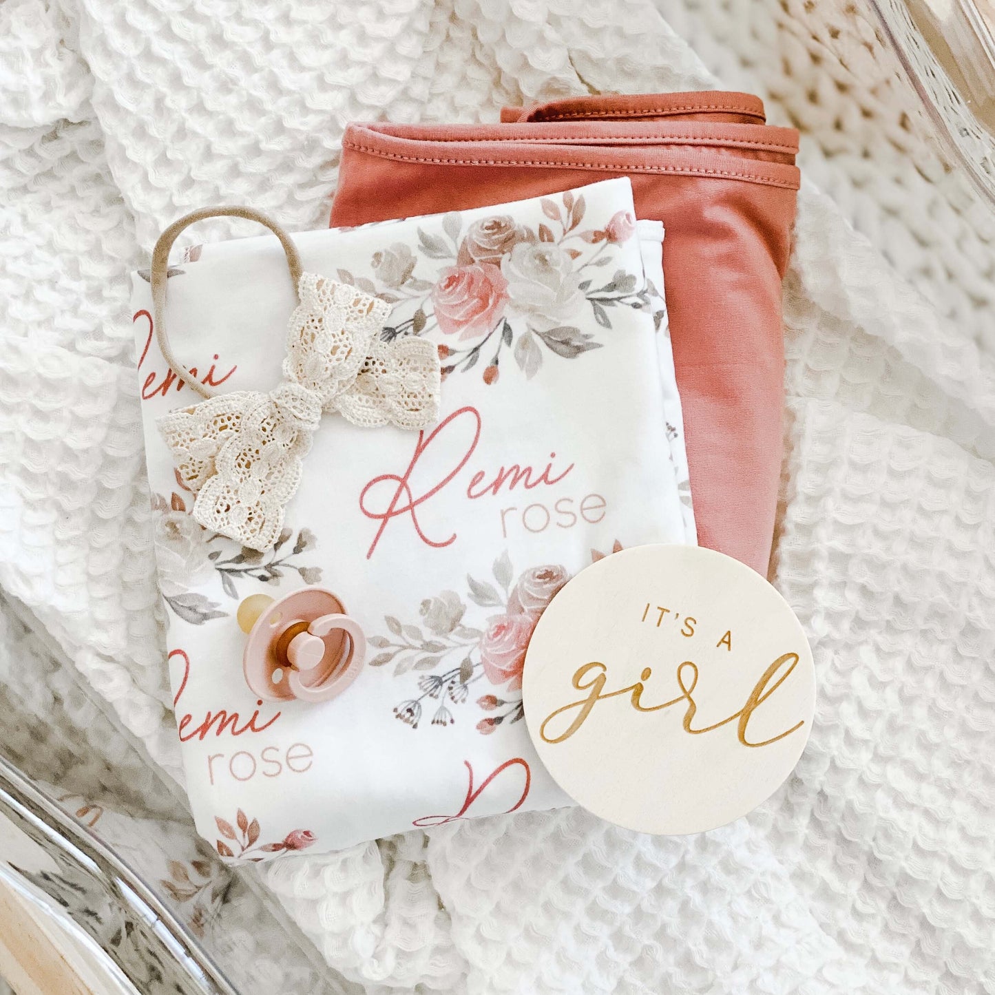 It's a Girl Wood Announcement