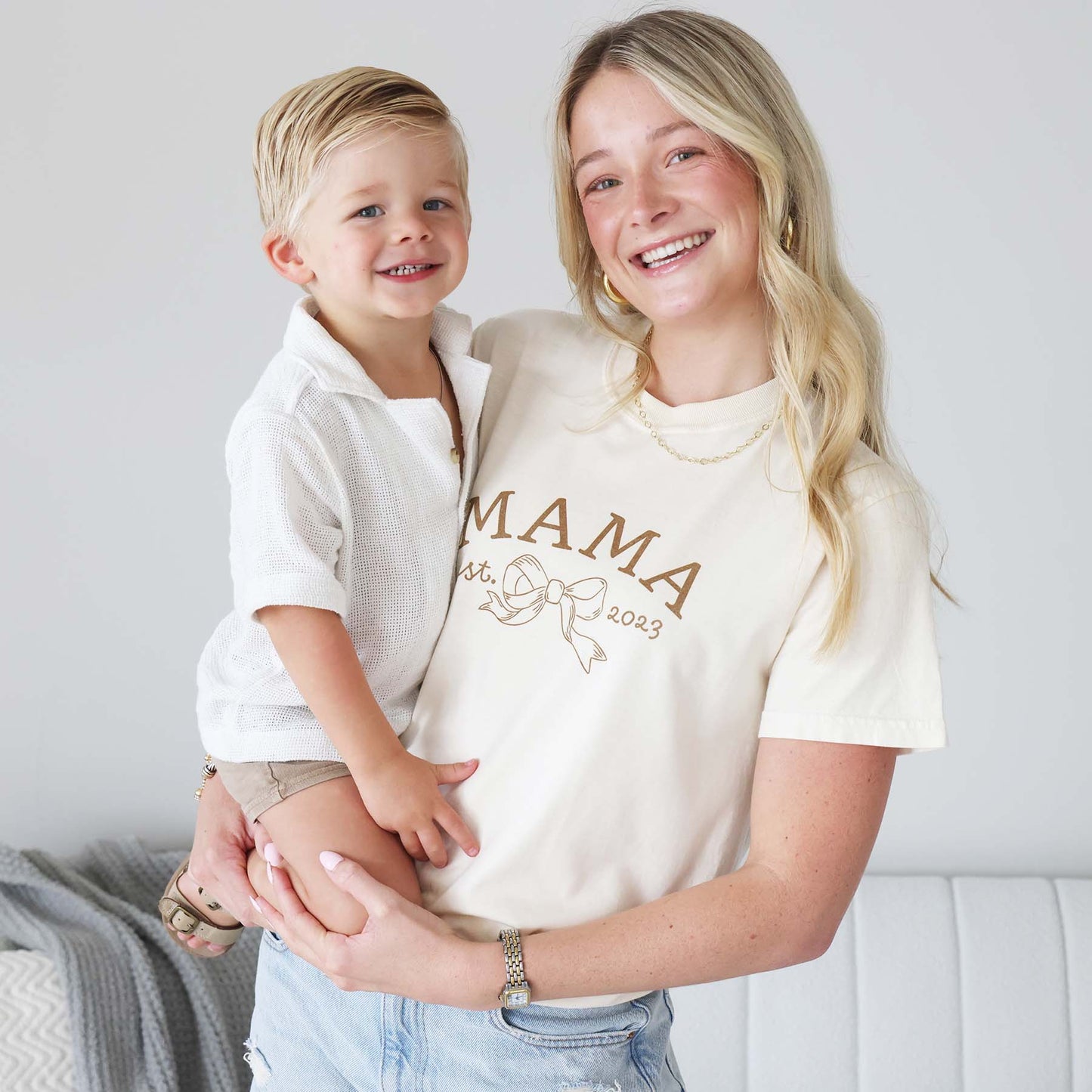 Personalized Mama Bow Est. Graphic Tee | Ivory