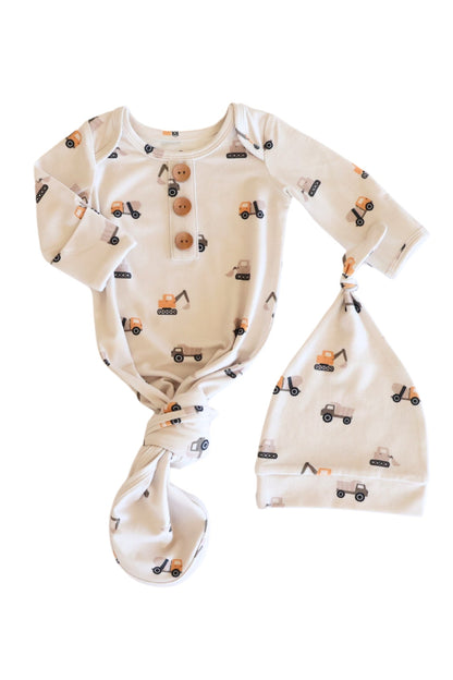 Newborn Baby Knot Gown & Hat Set | Little Builder