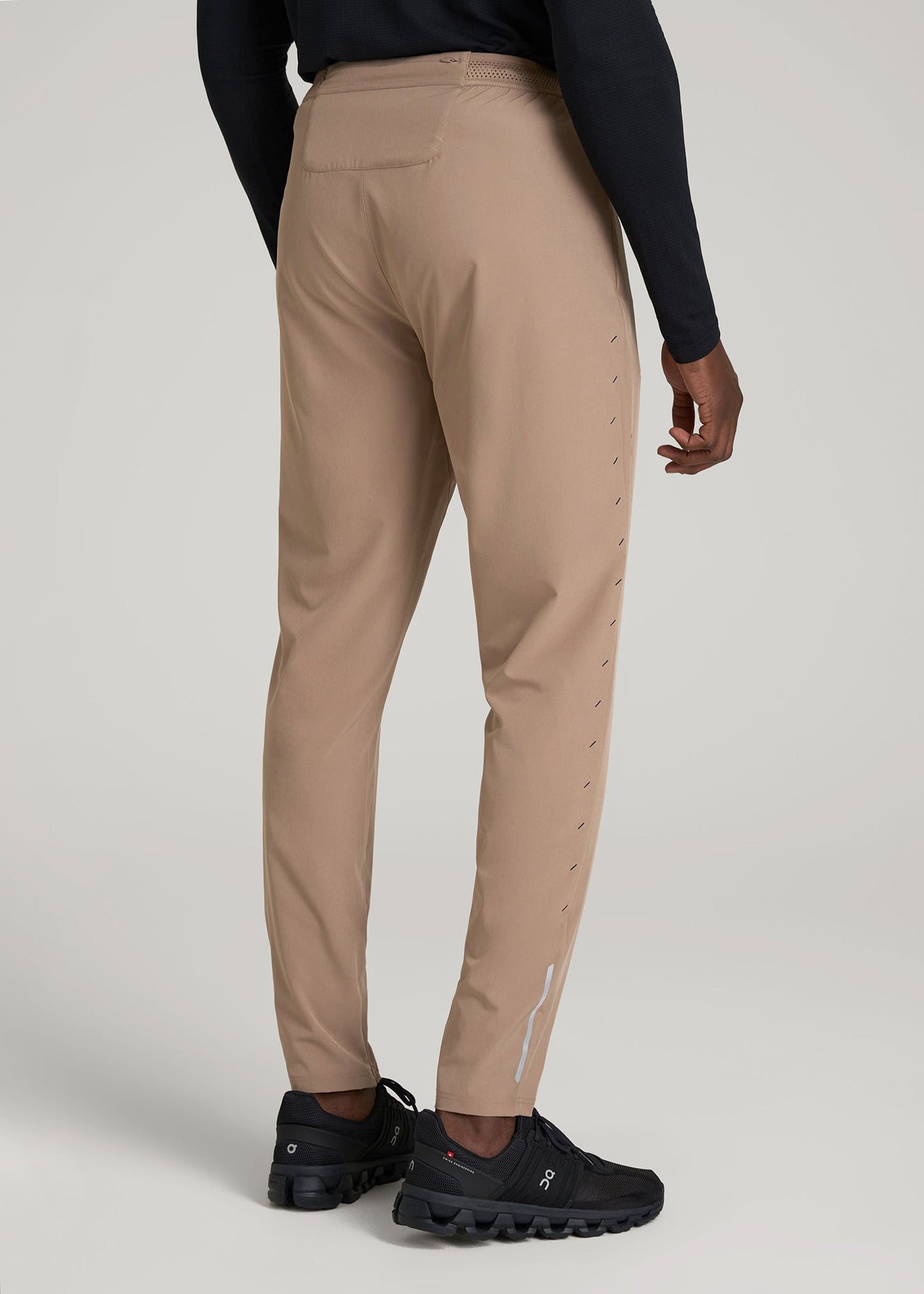 Featherweight Running Pants for Tall Men in Dark Sand