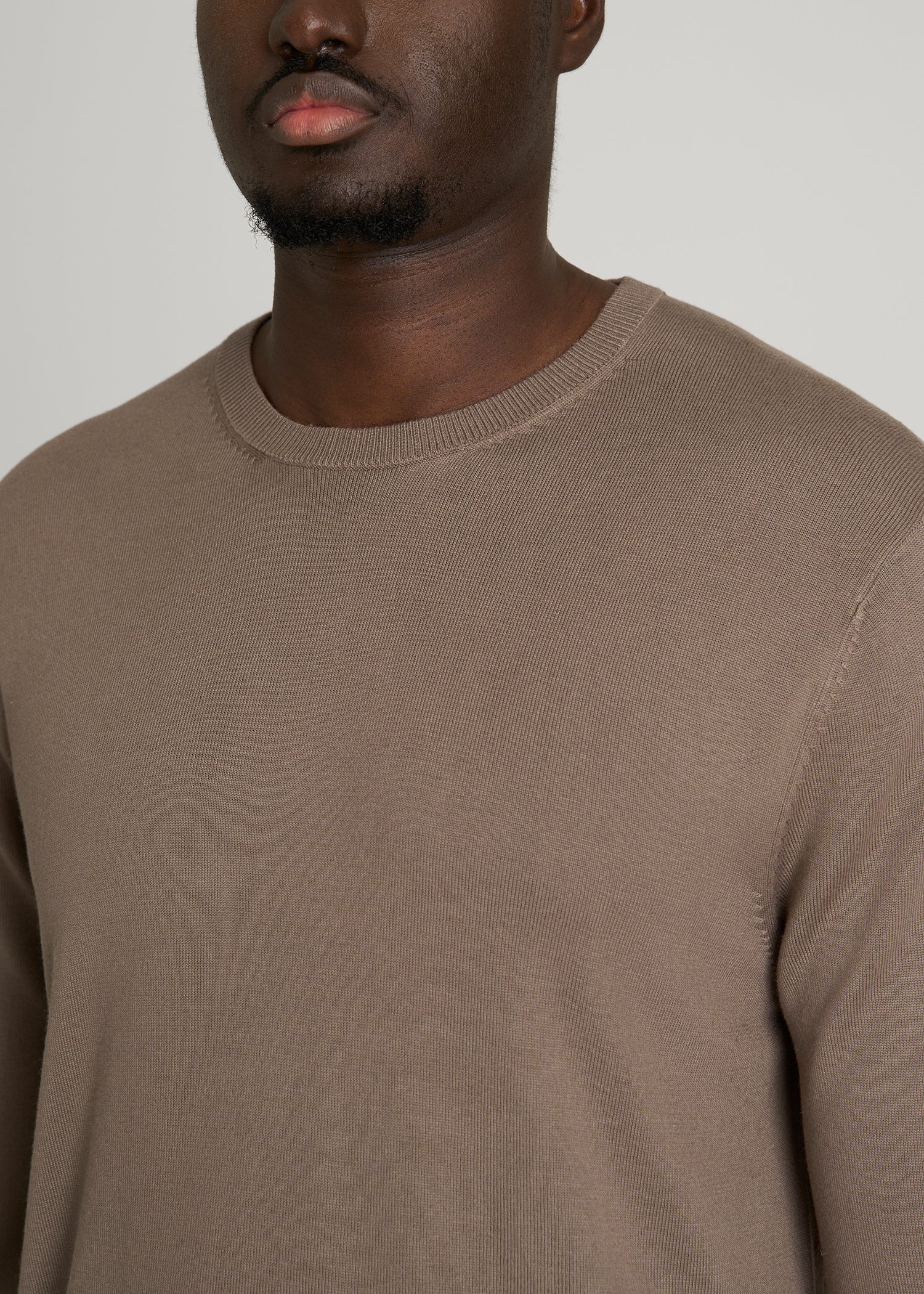 Linen Blend Lightweight Sweater for Tall Men in Warm Brown