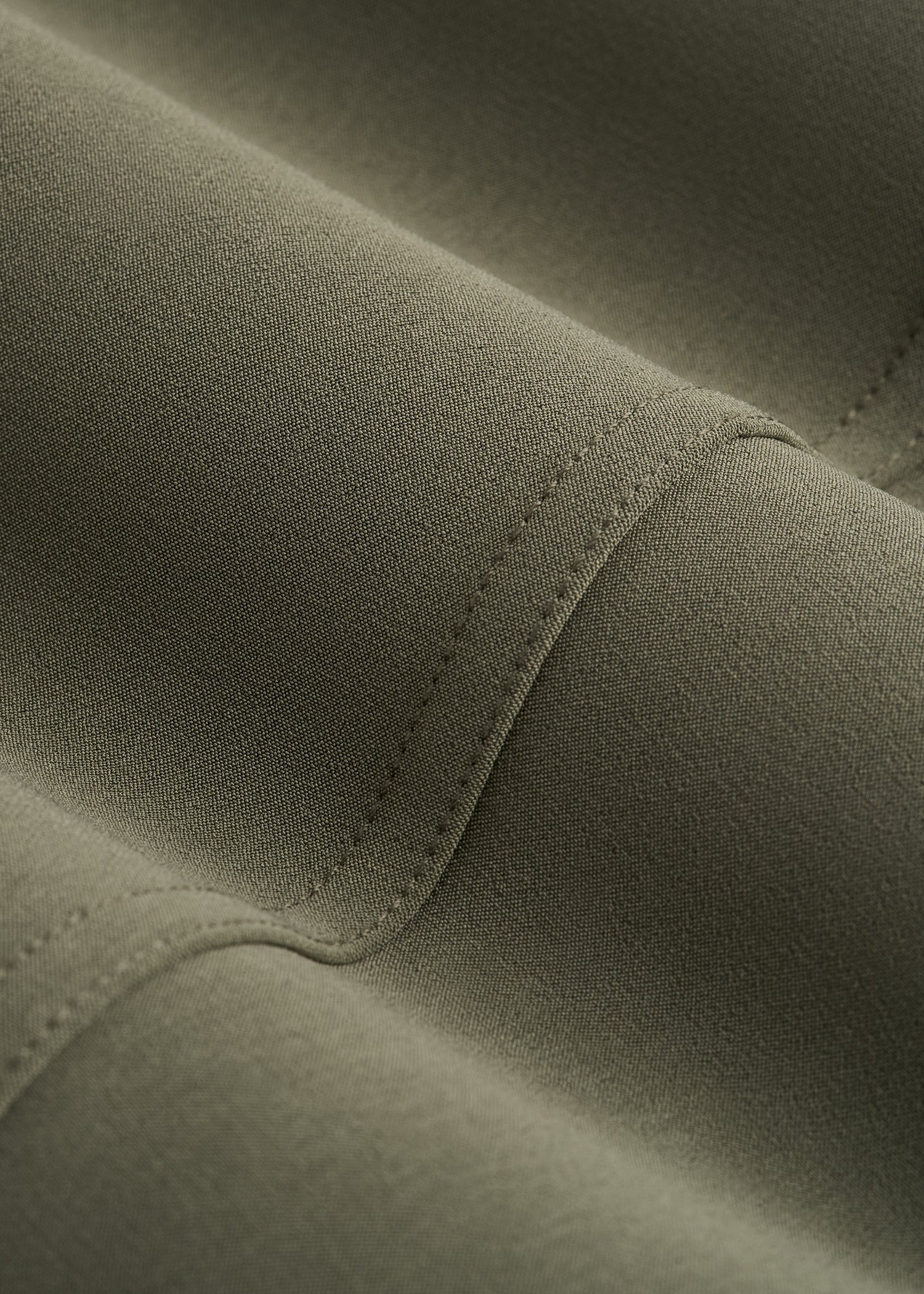 Traveler Tapered Fit Pant for Tall Women in Olive