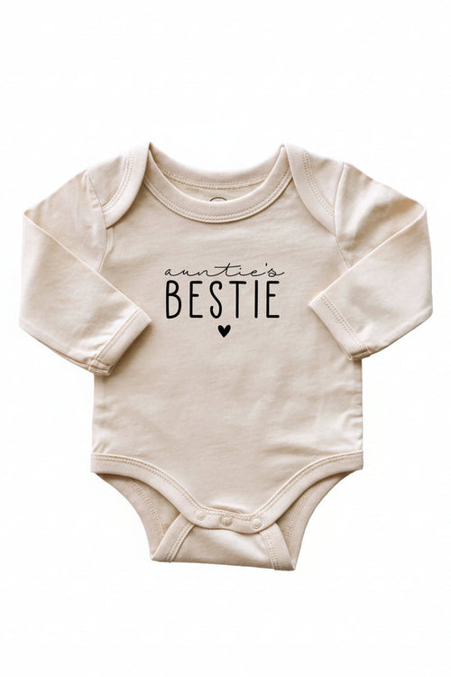 Auntie's Bestie Long Sleeve Graphic Bodysuit | Natural
