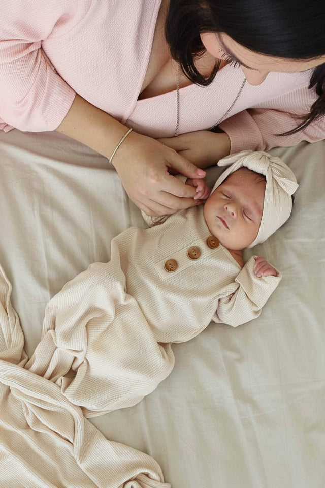 Oatmeal Bamboo Waffle Newborn Baby Knot Gown & Hat Set