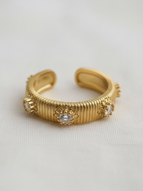 27 Floral Textured Crystal Ring