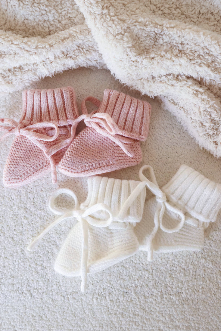 Knit Newborn Bow Booties