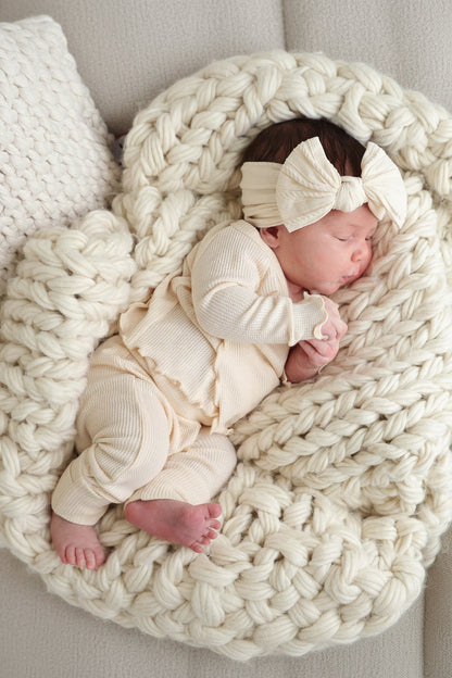 Large Soft Cable Knit Bow