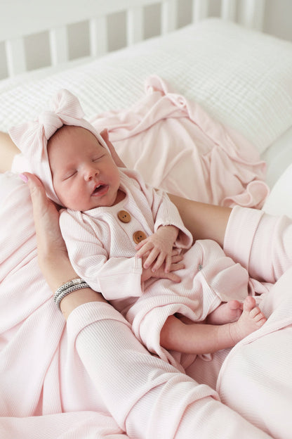 Pearl Pink Bamboo Waffle Newborn Baby Knot Gown & Hat Set