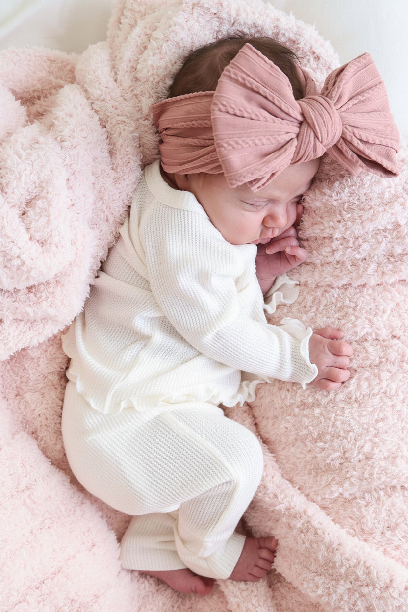 Large Soft Cable Knit Bow