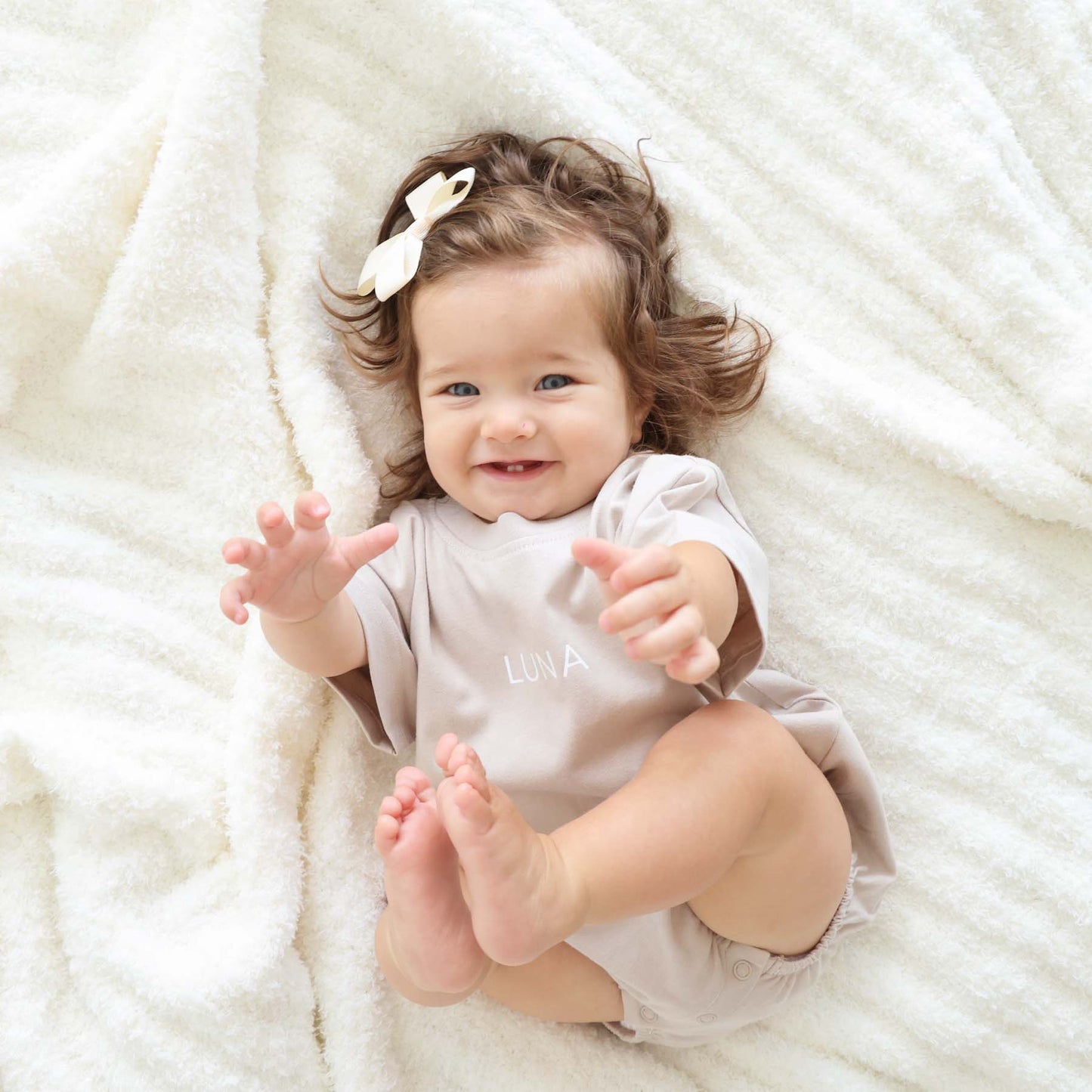 CuddleLane™ Luxe Blankets | Ivory